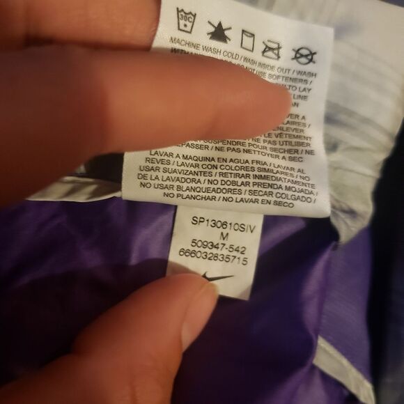 NIKE purple running jacket - medium - Picture 5 of 5